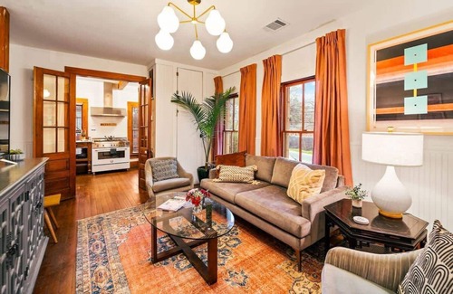 Bouldin House | The Stanley | SoCo Estate + Pool + Pet OK