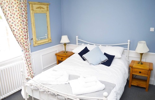 East Dean Bed & Breakfast | The Star & Garter