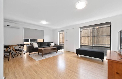 Mornington Apartment | The Station – Mornington