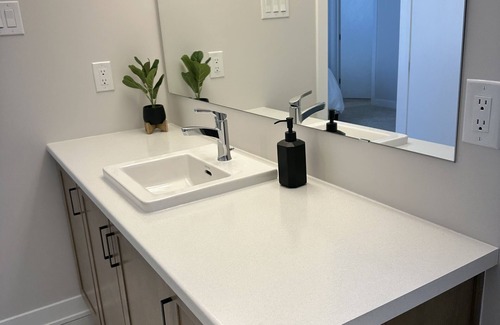 Ottawa Division House | The Stay Lounge