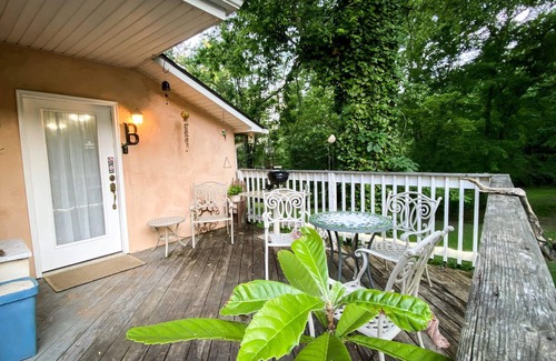 Macon Apartment | The Stone - 1Bd/1Ba Furnished Apartment - Near Lake And Bike Trails, Mercer