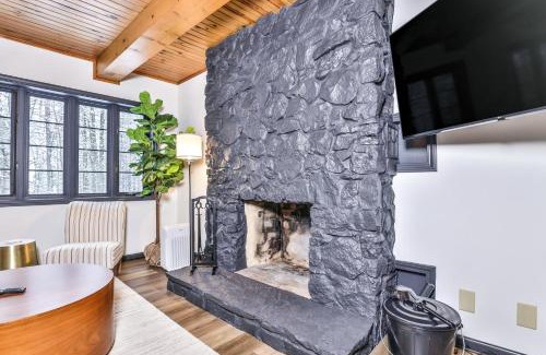 Lac du Flambeau House | The Stone House- Minocqua