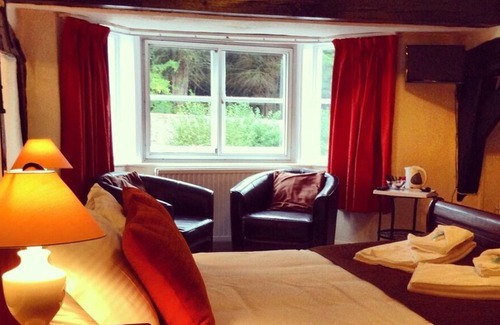 Petworth Hotel | The Stonemasons Inn