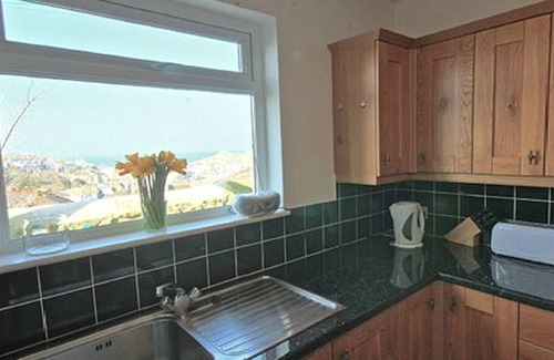 St Ives Apartment | The Stones Luxury Apartment With Uninterrupted Sea Views and private Car parking