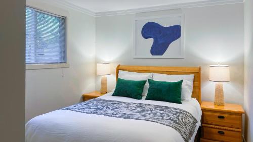 Madeira Park Hotel | The Stonewater