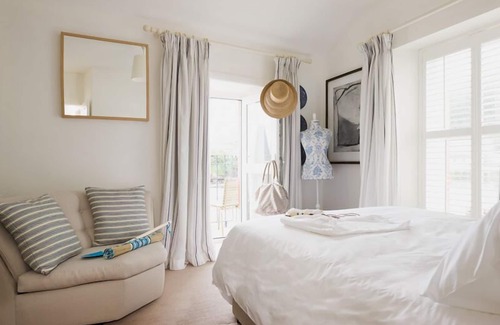 Dunmore East Hotel | The Strand Inn