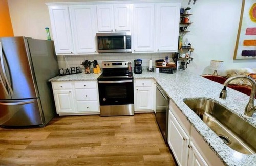 Tupelo House | The Sugar Shack Cottage with Hot Tub