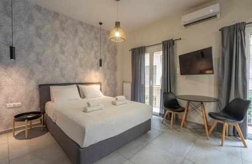 Platia Viktorias Apartment | The Suite by Spaceers