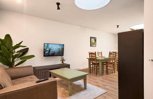 Stratum Apartment | The Suite - Eindhoven - By T&S