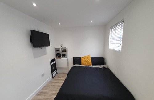 West Thurrock House | The Suite