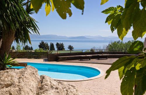 Dafnata Apartment | The Summit Escape