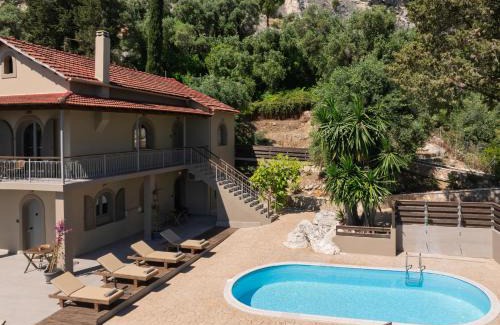 Dafnata Apartment | The Summit Escape