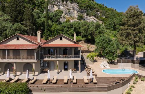 Dafnata House | The Summit Escape House