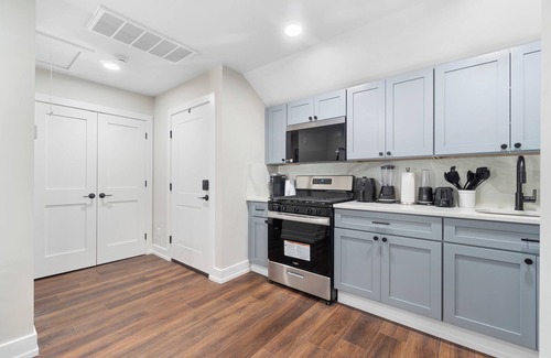 North Bergen Apartment | The Summit Suite W/Parking - 20 Mins to NYC + Walk to Shops