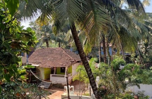 Mandrem Apartment | The Sun - Deluxe Double Room with Balcony