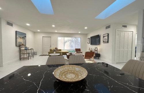 Survey Creek House | The Sun House - 3 Bed, 2 Bath, Private Pool, Fire Pit, Huge Backyard