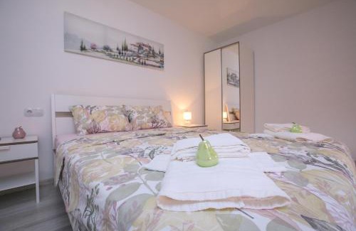 Sandanski Apartment | The Sun loves You - right beside the Park!