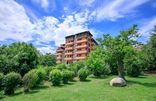 Sandanski Apartment | The Sun loves You - right beside the Park!