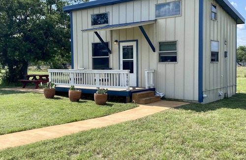 Burnet House | The Sunflower House *FREE WIFI*