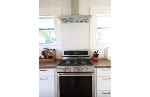 Tropic House | The Sunny Bungalow