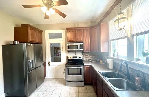 Noblesville House | The Sunny Maple! Summ