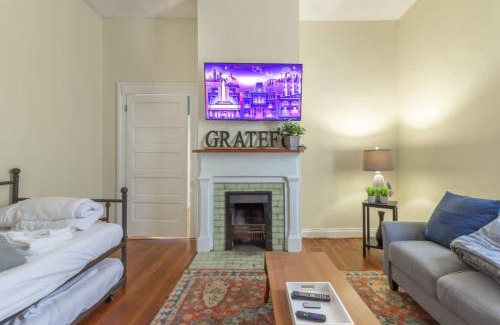 Columbus Apartment | The Sunny Southern Manse Front Walk Downtown