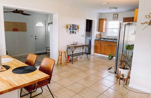 Pinellas Park Cottage | The Sunny Spot