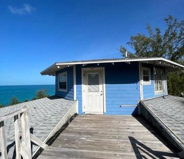 Rainbow Bay Hotel | The Sunset Cove and Rainbow Room