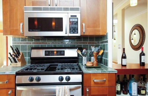 Outer Sunset House | The Surf Shack - Beachfront urban Oasis, Hot Tub
