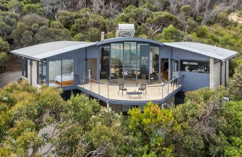Eastern View House | The Surf Spot - Absolute beach front