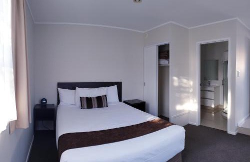 Grey Lynn Hotel | The Surrey Hotel