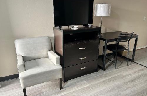 Caldwell Hotel | The Surrey Inn