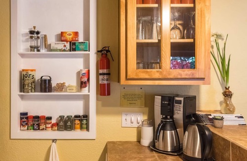 Barton Hills Condo | The Sweet: King bed, Patio; .33 mi to Zilker Park/Barton Springs, @2 mi to DT!