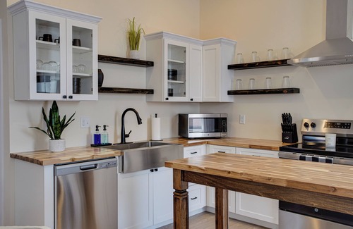 Highland Apartment | The Swiss Post Apartment B