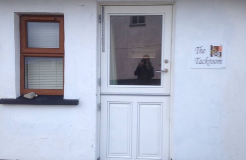 Fanore Apartment | The Tackroom is a one bedroom Apartment just a short walk from Fanore Beach