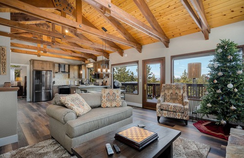 Zephyr Cove House | The Tahoe at Three Pines - 5 Min Walk to Lake!