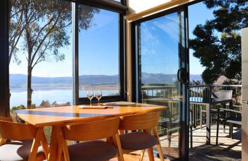 Grindelwald Apartment | The Tamar Ridge Lookout 2BR 2Bath Suite