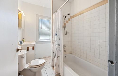 Tarpon Springs Apartment | The Tarpon Loft Chic 1BR in Historic Downtown