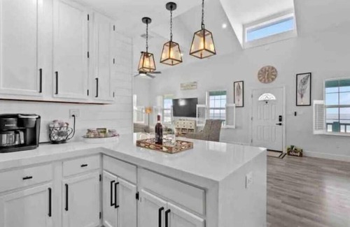 Port Lavaca House | The Teal Tërtle- Magnolia Beach & Beautiful