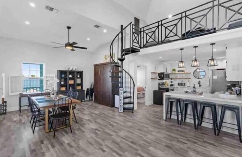 Port Lavaca House | The Teal Tërtle- Magnolia Beach & Beautiful