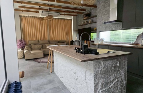 Hin Lek Fai Villa | The Ten Poolvilla Huahin