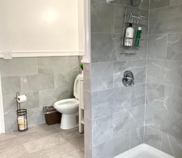 Niagara Falls House | The Texas Hold-em Duplex- 3BR Free Parking, Minutes From Falls & Casino