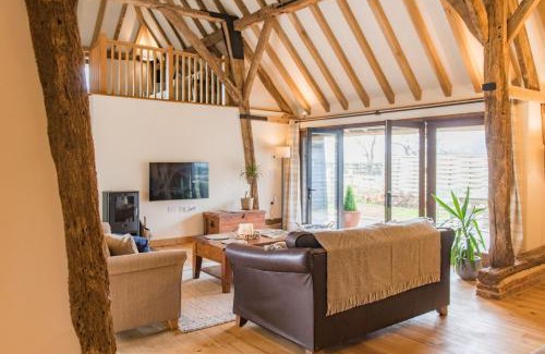 Stowting House | The Thatched Barn by Bloom Stays