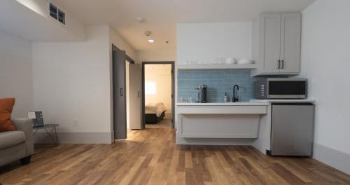 Tyler Apartment | The Thomas Hotel - Garden Suite ADA - 02