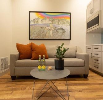 Tyler Apartment | The Thomas Hotel - Premium Square View Suite