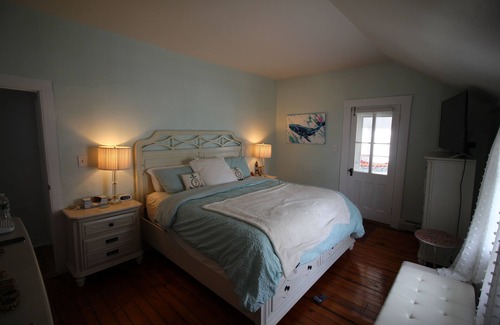 Devon House | The Tide Inn - Milford Home by the Beach