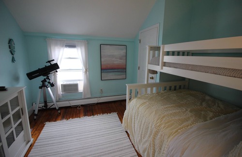 Devon House | The Tide Inn - Milford Home by the Beach