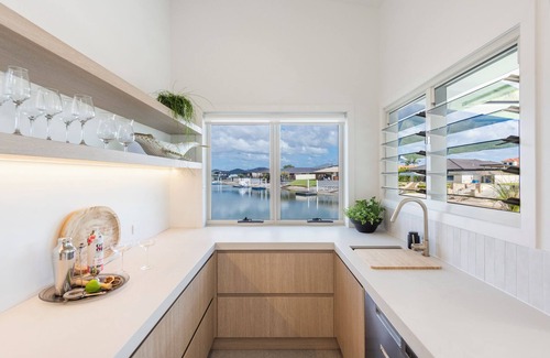 Yamba House | THE Tides -yambannew Waterfront Luxe Abode