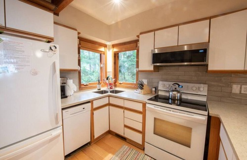 Tofino House | The Tofino Beach House - Directly On Chesterman Beach