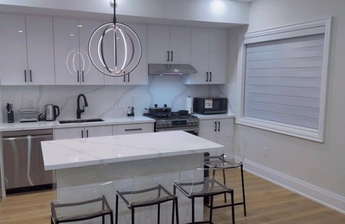 Dovercourt Park Apartment | The Toronto Vibe – Unforgettable